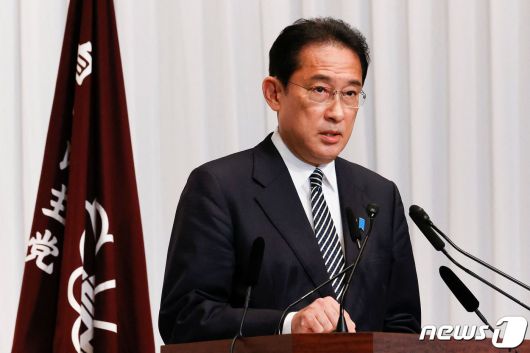 기시다 후미오 일본 총리가 1일(현지시간) 도쿄 자민당 당사에서 총선 승리 기자회견을 하고 있다. © AFP=뉴스1 © News1 우동명 기자