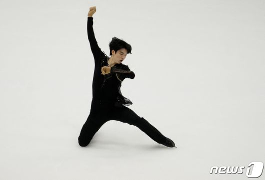 4대륙선수권대회 쇼트프로그램 1위에 오른 차준환 © 로이터=뉴스1