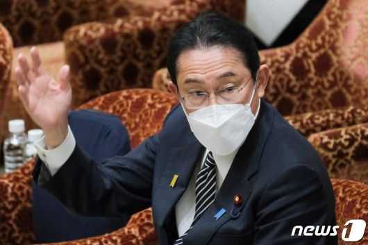 기시다 후미오 일본 총리가 도쿄 중의원 예산위원회에 참석해 발언하고 있다. © AFP=뉴스1 © News1 우동명 기자