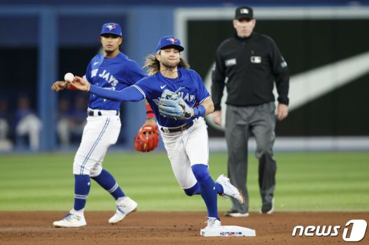 토론토 블루제이스 유격수 보 비셋은 4일(한국시간) 메이저리그 뉴욕 양키스전에서 7회초 치명적 실책을 범했다. © AFP=뉴스1