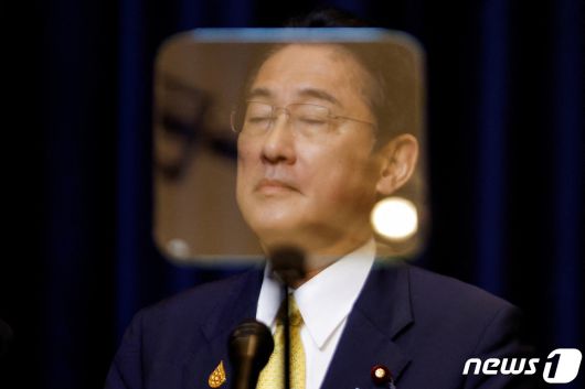 기시다 후미오 일본 총리가 지난 19일(현지시간) 태국 방콕에서 열린 아시아태평양경제협력체(APEC) 정상회의에 참석한 후 기자회견을 하고 있다. 2022.11.19/뉴스1 ⓒ 로이터=뉴스1 ⓒ News1 김민수 기자