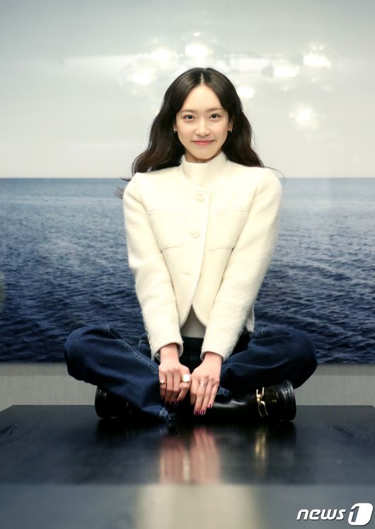 드라마 '치얼업' 배우 한지현이 14일 서울 강남구 가로수길 한 카페에서 열린 뉴스1과의 인터뷰에 앞서 포즈를 취하고 있다. 2022.12.14/뉴스1 ⓒ News1 권현진 기자