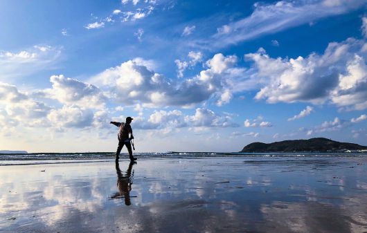 일본의 우유니 사막으로 불리는 후쿠츠 카가미노우미ⓒ News1 윤슬빈 기자