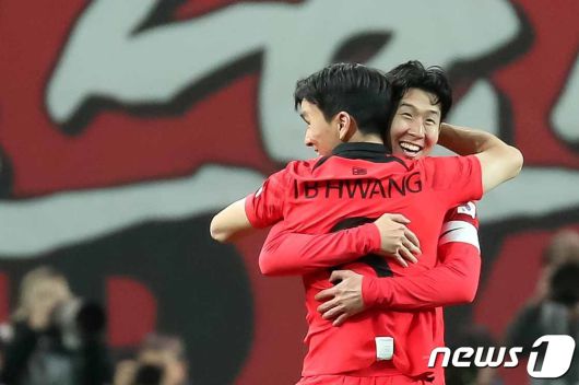 대한민국 축구 국가대표팀 황인범이 28일 오후 서울 마포구 서울월드컵경기장에서 열린 축구 국가대표 평가전 대한민국과 우루과이의 경기에서 득점에 성공한 뒤 기뻐하고 있다. 2023.3.28/뉴스1 ⓒ News1 민경석 기자