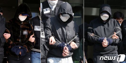 강남 납치·살해 사건의 피의자인 이경우(35)와 연지호(30), 황대한(35). 이들은 영장실질심사 등 대중에 노출될 때 마스크와 후드티, 캡모자 등을 통해 철저히 얼굴 노출을 숨겼다. 2023.4.3/뉴스1 ⓒ News1 구윤성 기자