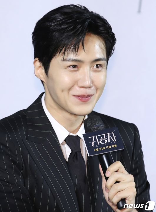 배우 김선호가 22일 서울 광진구 롯데시네마 건대입구에서 열린 영화 '귀공자'(감독 박훈정) 제작보고회에서 미소를 짓고 있다. '귀공자'는 필리핀 불법 경기장을 전전하는 복싱 선수 마르코 앞에 정체불명의 남자 귀공자를 비롯한 각기 다른 목적을 지닌 세력들이 나타나 광기의 추격을 펼치는 이야기다. 2023.5.22/뉴스1 ⓒ News1 권현진 기자