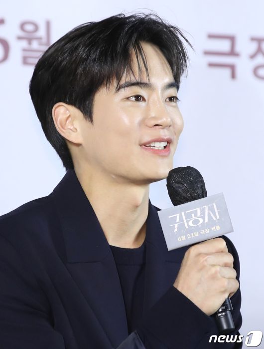 배우 강태주가 22일 서울 광진구 롯데시네마 건대입구에서 열린 영화 '귀공자'(감독 박훈정) 제작보고회에서 인사말을 하고 있다. '귀공자'는 필리핀 불법 경기장을 전전하는 복싱 선수 마르코 앞에 정체불명의 남자 귀공자를 비롯한 각기 다른 목적을 지닌 세력들이 나타나 광기의 추격을 펼치는 이야기다. 2023.5.22/뉴스1 ⓒ News1 권현진 기자