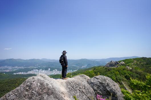 망루로 오르는 길에 만난 탁월한 전망(한국관광공사 제공)