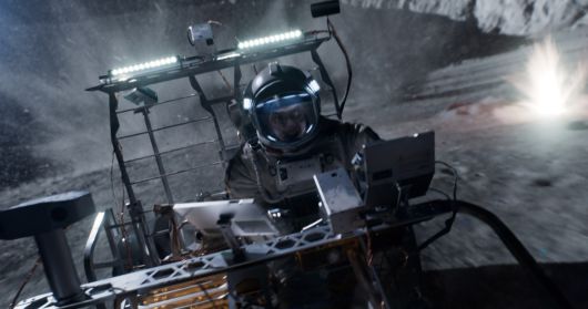 영화 '더 문'에서 유성우를 피해 달리는 월면차 (CJ ENM 제공) 2023.08.01 /뉴스1