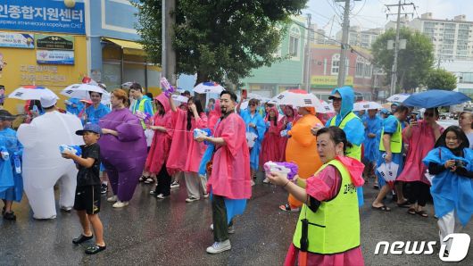 제78주년 광복절인 15일 오전 광주광역시 광산구 월곡동 고려인마을에서 고려인동포들과 시민, 학생 등 500여명이 참여한 가운데 봉오동 전투 재현 행사가 진행되고 있다.2023.8.15/뉴스1 ⓒ News1 서충섭 기자
