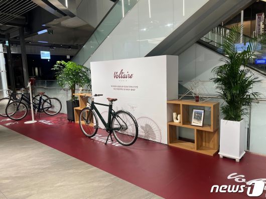 볼테르 전기자전거 더현대대구 팝업숍 모습(더스윙 제공)