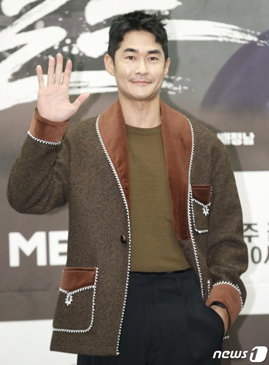 배우 배정남이 3일 오전 서울 마포구 상암동 스탠포드호텔에서 열린 MBN 새 예능 프로그램 '더 와일드' 제작발표회에서 포즈를 취하고 있다. 2024.1.3/뉴스1 ⓒ News1 권현진 기자