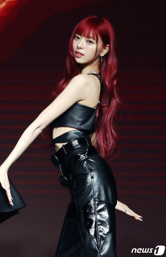 있지 유나가 8일 서울 영등포구 콘래드 호텔에서 가진 새 미니 앨범 '본 투 비(BORN TO BE)' 발매 기념 기자간담회에서 매력을 발산하고 있다. ⓒ News1 권현진 기자