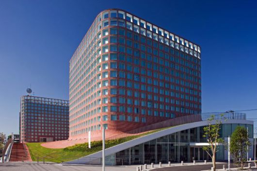 일본 건축가 야마모토 리켄이 설게한 도쿄도 훗사시청사의 전경. (출처 : RY 공식 누리집) 2024.03.06/