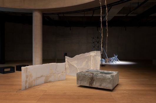 구나 '상아뼈그레이보철정물화' '상아빛브라운블랙초상화' '블루블루스물빛실물'. 송은 제공.