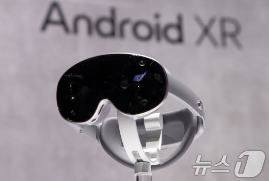22일(현지시간) 미국 새너제이 SAP센터에서 열린 삼성전자 상반기 '갤럭시 언팩 2025'에 XR 기기 '프로젝트 무한'이 전시돼 있다. (삼성전자 제공) 2025.1.23/뉴스1