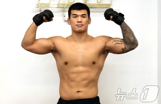 UFC 진출 22호 한국인 파이터 고석현 선수가 22일 오후 서울 강남구 하바스 mma에서 뉴스1과 인터뷰에 앞서 포즈를 취하고 있다. 2025.1.22/뉴스1 ⓒ News1 임세영 기자
