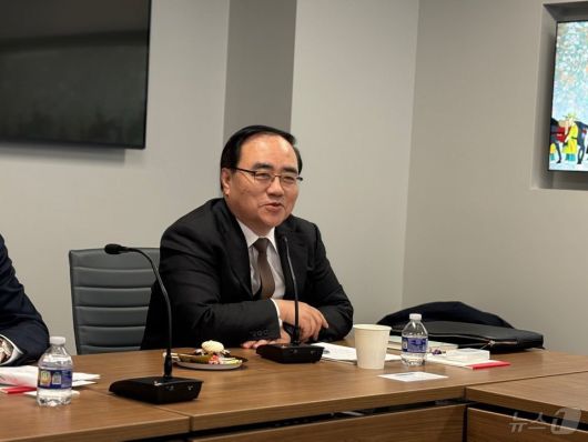 김성한 전 대통령실 국가안보실장이 6일(현지시간) 워싱턴DC에서 한국 특파원들과 간담회를 갖고 있다. ⓒ News1 류정민 특파원