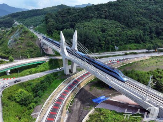 중부내륙선 설운1교 모습.(국토교통부 제공.재판매 및 DB금지)/뉴스1