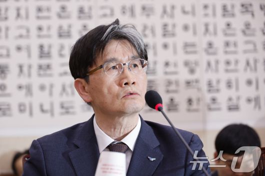 오동운 고위공직자범죄수사처장이 19일 오후 서울 여의도 국회에서 열린 제423회 국회(임시회) 법제사법위원회 제2차 전체회의에 출석해 현안질의에 답하고 있다. 2025.3.19/뉴스1 ⓒ News1 안은나 기자
