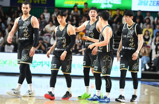 창원 LG가 대구 한국가스공사를 누르고 2위 자리를 지켰다.(KBL 제공)