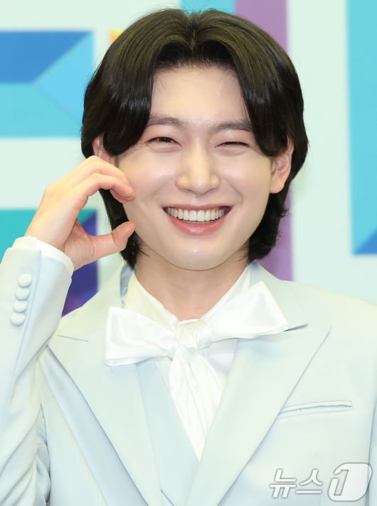 가수 김용빈이 24일 오전 서울 마포구 상암동 스탠포드호텔에서 열린 TV조선 '미스터트롯3' TOP7 기자간담회에 참석해 포즈를 취하고 있다. 2025.3.24/뉴스1 ⓒ News1 권현진 기자
