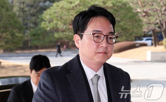 심우정 검찰총장이 지난 19일 오전 서울 서초구 대검찰청으로 출근하고 있다. 2025.3.19/뉴스1 ⓒ News1 김성진 기자