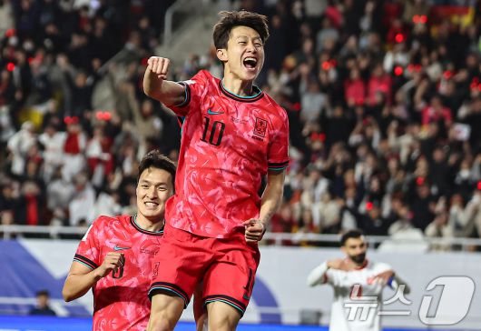 25일 오후 경기 수원월드컵경기장에서 열린 2026 국제축구연맹(FIFA) 북중미 월드컵 아시아 3차 예선 B조 8차전 대한민국과 요르단의 경기, 대한민국 이재성이 선제골을 넣고 기뻐하고 있다. 2025.3.25/뉴스1 ⓒ News1 김도우 기자