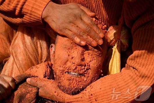 TOPSHOT-NEPAL-FESTIVAL-NEW YEAR ⓒ AFP=뉴스1