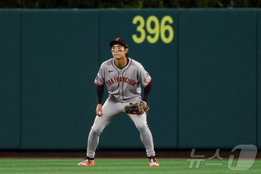 샌프란시스코 자이언츠 이정후가 19일(한국시간) 열린 2025 메이저리그 LA 에인절스전에서 3타수 2안타 1볼넷으로 활약했다. ⓒ AFP=뉴스1