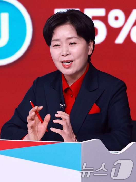 양향자 국민의힘 대선 경선 후보가 19일 오후 서울 강서구 ASSA아트홀에서 열린 국민의힘 '제21대 대통령후보자 1차 경선 조별 ‘토론회에서 발언하고 있다. 2025.4.19/뉴스1 ⓒ News1 김진환 기자