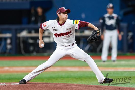 역투하는 키움 히어로즈 투수 하영민. (키움 히어로즈 제공)