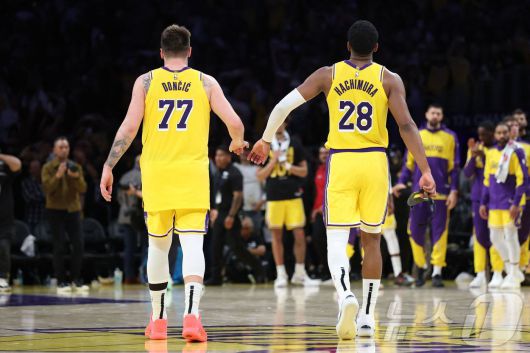 NBA 레이커스가 미네소타를 꺾고 PO 1라운드 1승 1패를 기록했다. ⓒ AFP=뉴스1