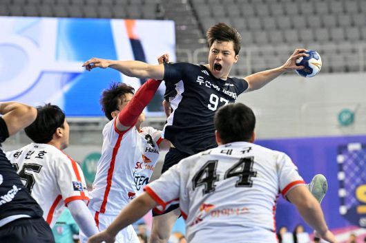 두산이 SK를 꺾고 H리그 통합 우승을 차지했다.(H리그 제공)