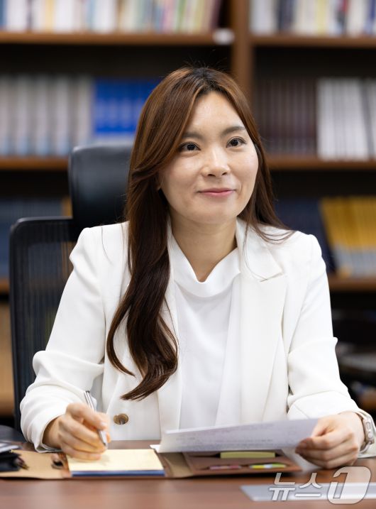 최은미 아산정책연구원  연구위원은 "000 정부의 정책이라는 말을 지양해야 한다. 아무리 좋은 정책이라도 그건 5년짜리에 불과하다'"고 말했다..2025.4.21/뉴스1 ⓒ News1 이승배 기자