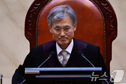 조희대 대법원장이 1일 오후 서울 서초구 대법원 대법정에서 이재명 더불어민주당 대통령 후보의 공직선거법 위반 사건 상고심 선고를 준비하고 있다. 2025.5.1/뉴스1 ⓒ News1 사진공동취재단