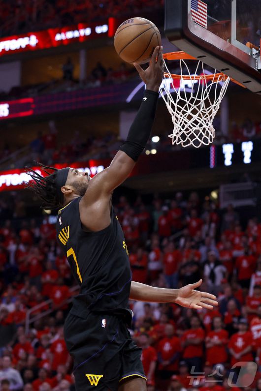 버드 힐드가 골든스테이트 워리어스의 2024-25 NBA 플레이오프 2라운드 진출을 이끌었다. ⓒ AFP=뉴스1