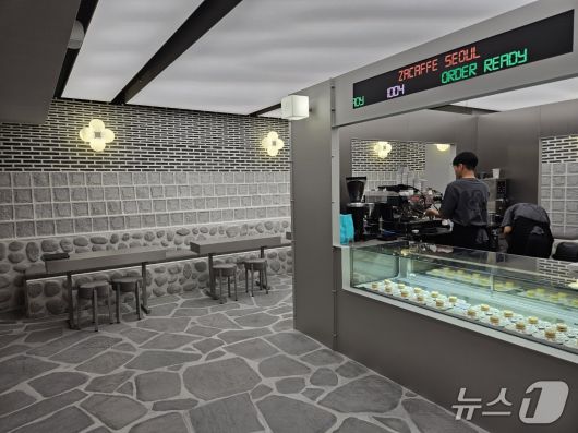 자라 명동 눈스퀘어 플래그십 스토어 3층 자카페.ⓒ 뉴스1/김진희 기자.