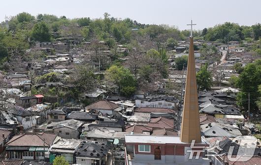 서울 마지막 달동네인 노원구 중계본동 '백사마을'이 철거된다. 사진은 8일 오전 서울 노원구 백사마을의 모습. 2025.5.8/뉴스1 ⓒ News1 김성진 기자