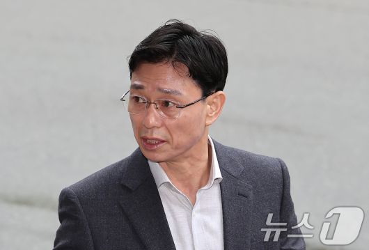 채상병 사망 수사 외압 의혹을 받는 임성근 전 해병대 1사단장이 9일 오전 정부과천청사 고위공직자범죄수사처로 포렌식 참관을 위해 출석하고 있다. 2025.5.9/뉴스1 ⓒ News1 장수영 기자