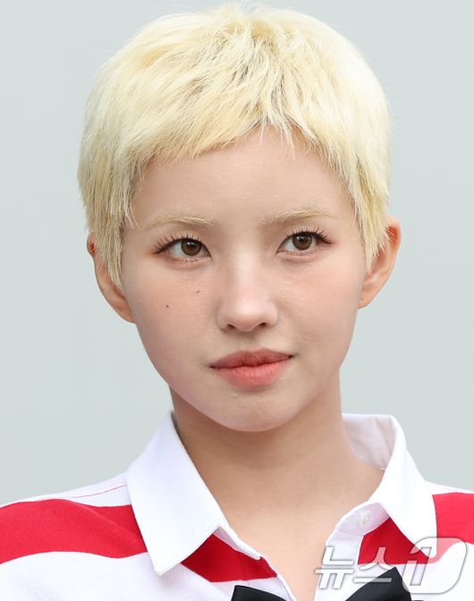 그룹 아이들 소연이 8일 경기도 고양시 일산 동구 장항동 JTBC 일산스튜디오에서 열린 '아는 형님'(아형) 녹화에 참석해 인사를 하고 있다. 2025.5.8/뉴스1 ⓒ News1 권현진 기자