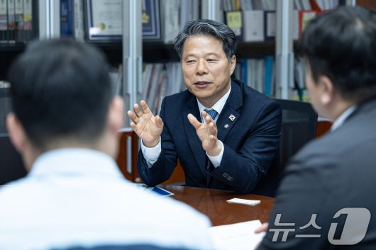 서영석 더불어민주당 의원이 29일 오후 서울 여의도 국회 의원회관에서 뉴스1과 인터뷰를 하고 있다. ⓒ News1 이재명 기자