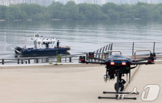 11일 서울 여의도 한강공원에서 한강경찰대 순찰정이 기동하고 있다. 2025.5.11/뉴스1 ⓒ News1 이승배 기자