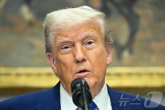 도널드 트럼프 미국 대통령이 12일(현지시간) 워싱턴DC 백악관 루스벨트룸에서 처방약 가격에 관한 행사에서 중국과의 관세 합의에 대해 언급하고 있다. 2025.05.12 ⓒ AFP=뉴스1 ⓒ News1 류정민 특파원