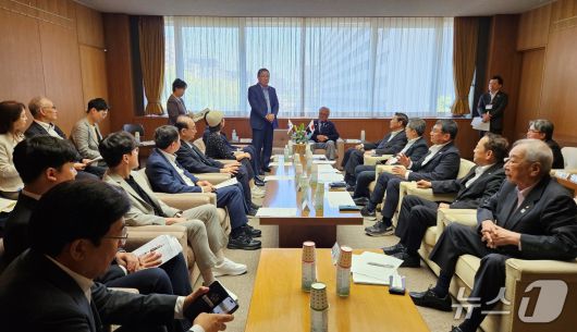 대한수의사회는 13일 일본 후쿠오카현의회를 방문해 원헬스에 관한 의견을 교환했다. ⓒ 뉴스1 최서윤 기자