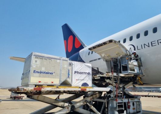 에어프레미아 여객기가 하부 수하물 칸에 의약품을 싣는 모습<자료사진>(에어프레미아 제공). 2025.05.09.