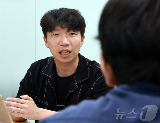 이성환 대한공중보건의사협의회장이 서울 용산구 대한의사협회 내 의료배상공제조합에서 뉴스1과 인터뷰를 하고 있다. 2025.5.14/뉴스1 ⓒ News1 김진환 기자