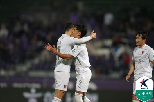 포항 스틸러스가 23일 열린 K리그1 FC안양과 원정 경기에서 2-0으로 승리했다. (한국프로축구연맹 제공)