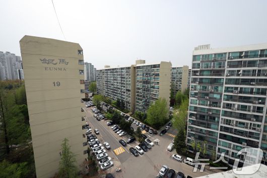 강남 대표 재건축 단지인 대치동 은마아파트, 최고 49층·5962가구 규모로 재건축 예정. /뉴스1 ⓒ News1 황기선 기자