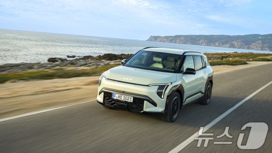 기아는 EV3가 유럽의 신차 안정성 평가 프로그램인 '유로 NCAP'에서 최고 등급인 별 다섯을 획득했다고 23일 밝혔다. 사진은 기아 EV3. (기아 제공. 재판매 및 DB 금지) 2025.5.23/뉴스1